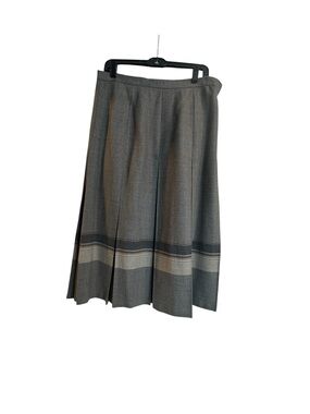 Pringle Gray Pleated Maxi Skirt with Subtle Contrast Bands